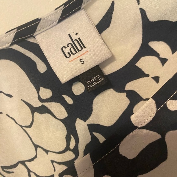 Cabi- Shoulder Tie Top size S - Picture 3 of 5